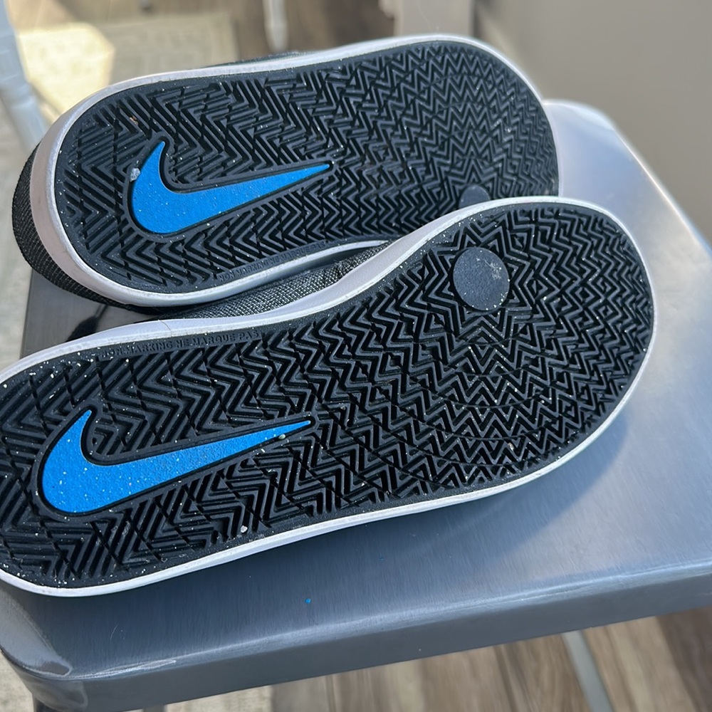 Nike SB Shoes - Picture 3 of 6